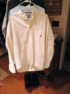 Tommy Hilfiger Men's Pale Yellow Long-Sleeve Button-Down Shirt Bin 1